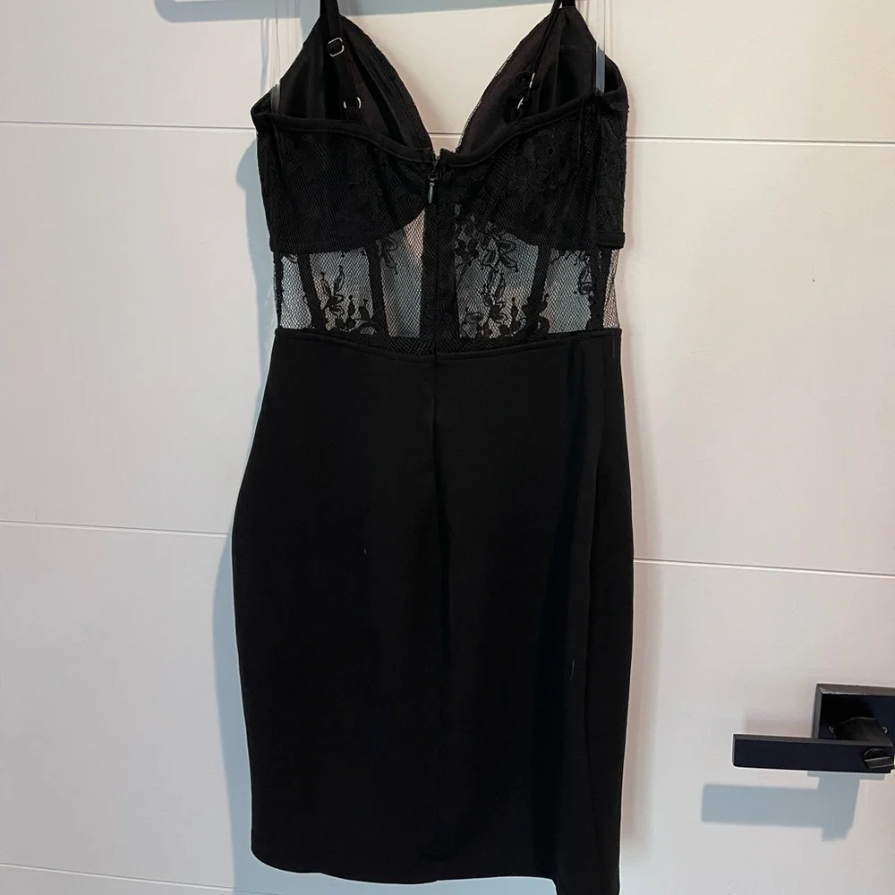 Little black lace detail dress - Picture 5 of 13